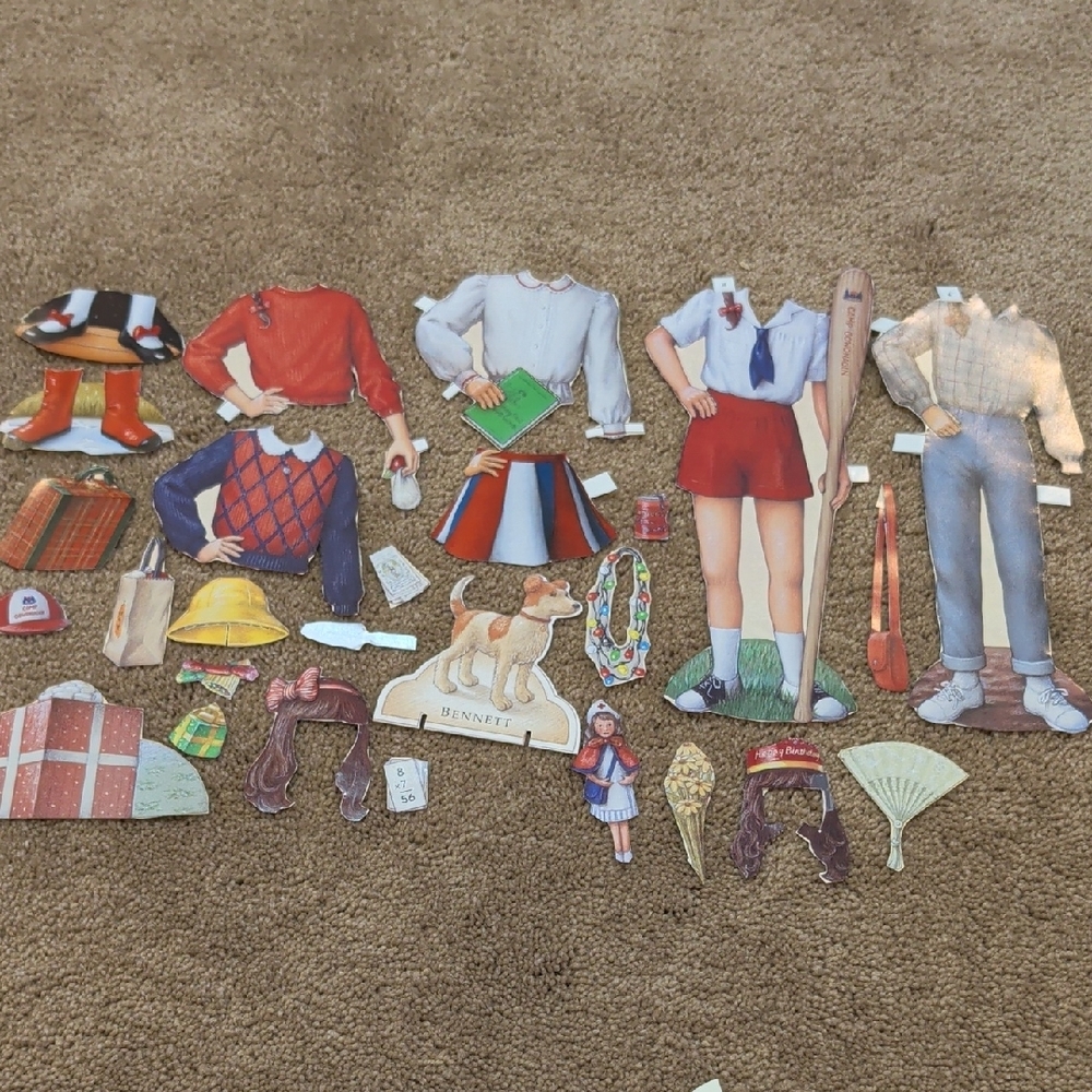 American Girl Paper Dolls Set - Green, Blue, Pink, Red - Picture 11 of 15